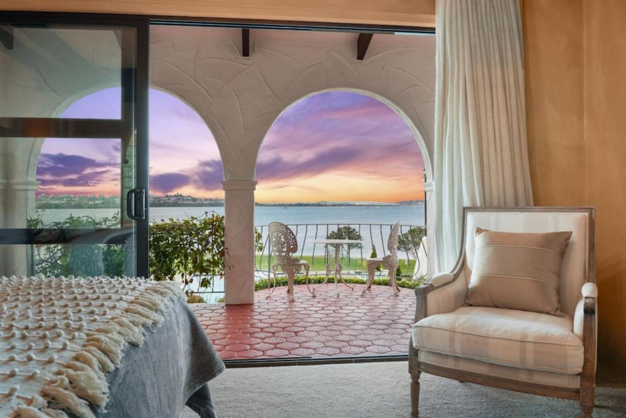 Magnificent Beachfront Mansion - Pool - Fireplace Auckland Exterior foto