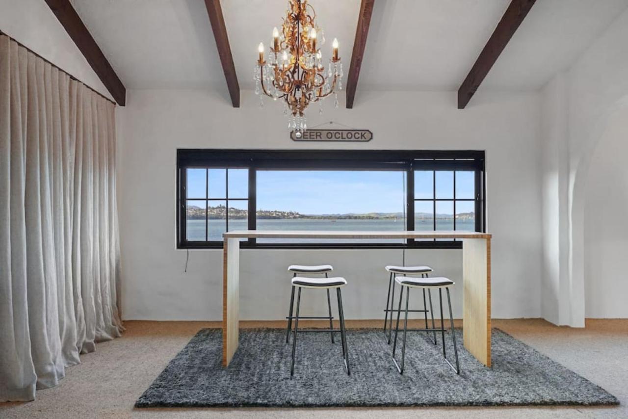 Magnificent Beachfront Mansion - Pool - Fireplace Auckland Exterior foto